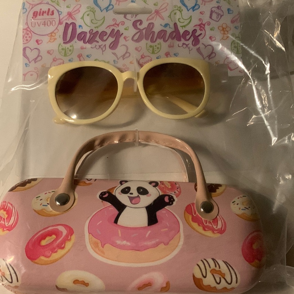 Bundle Sunglasses with a Panda case